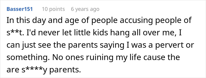 Comment on entitled parents ignoring scared kids on a haunted hayride, causing strangers to deal with the situation.