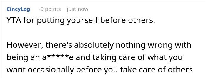 Hospital&rsquo;s family first vacation policy causes child-free employee to quit before Christmas in a workplace conflict.