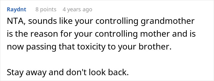 Screenshot of a Reddit comment about a controlling grandmother causing family toxicity during kids’ birthdays on holidays. Screenshot of a Reddit comment about a controlling grandmother causing family toxicity during kids’ birthdays on holidays.