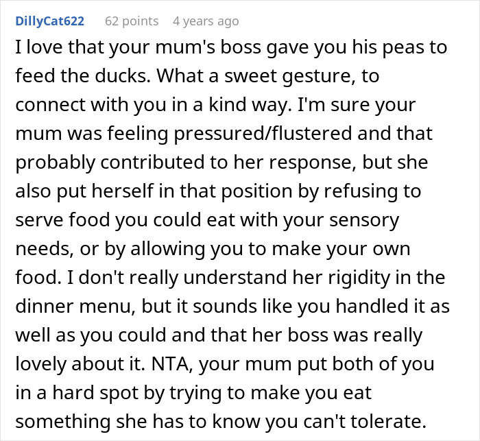 Comment discussing man picking at food during dinner with mom’s boss, highlighting sensory needs and social pressure. Comment discussing man picking at food during dinner with mom’s boss, highlighting sensory needs and social pressure.