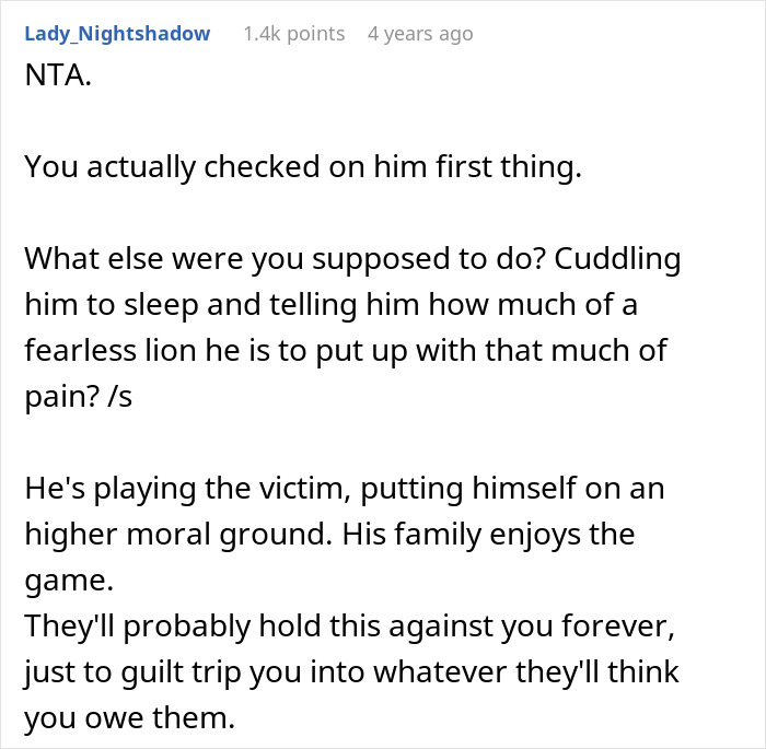Screenshot of Reddit comment discussing a guy upset his nurse girlfriend prioritized dogs and baby during a car crash.