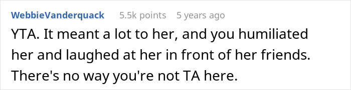 Screenshot of a Reddit comment discussing a guy mocking his girlfriend for fangirling over a K-pop band and her reaction.