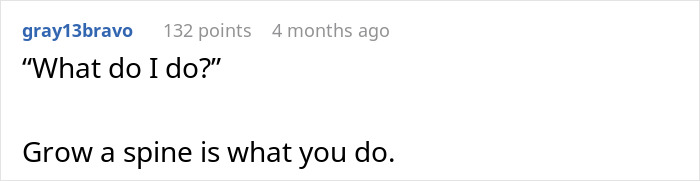 Text conversation showing a person asking for advice about a toxic girlfriend refusing to block a best friend.