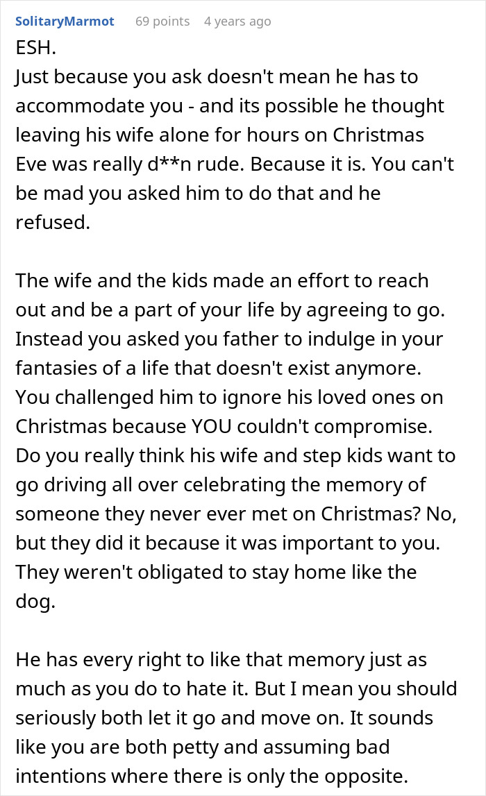 Comment discussing selfish dad ruining a Christmas memory, demanding an apology from his daughter.