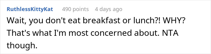 Screenshot of a Reddit comment expressing concern about skipping meals, related to a story about sibling weight and diabetes.