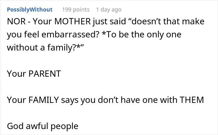 Text post showing a woman feeling embarrassed after mom’s unhinged text wanting to skip Thanksgiving family gathering. Text post showing a woman feeling embarrassed after mom’s unhinged text wanting to skip Thanksgiving family gathering.