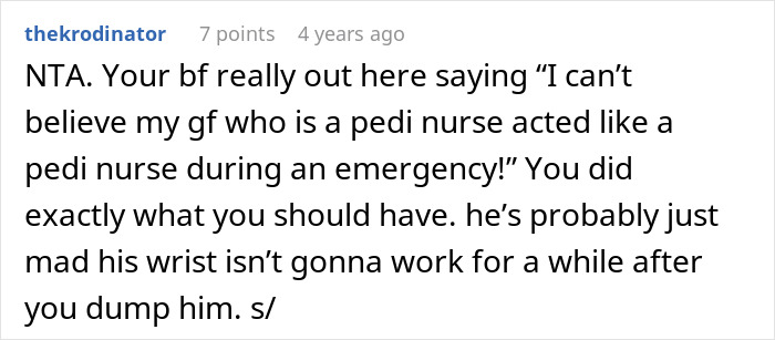 A Reddit comment discussing a guy upset about his nurse girlfriend prioritizing dogs and a baby during a car crash.