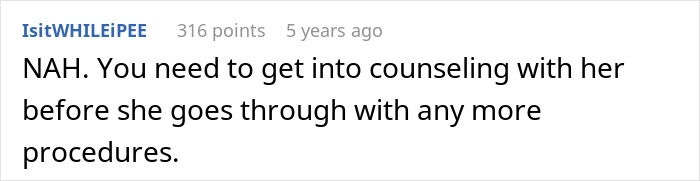 Reddit comment discussing a husband&rsquo;s brutal honesty about his wife&rsquo;s plastic surgeries and counseling advice.