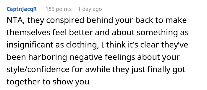 Screenshot of a Reddit comment discussing a woman storming out of Friendsgiving over a dress-code betrayal. Screenshot of a Reddit comment discussing a woman storming out of Friendsgiving over a dress-code betrayal.