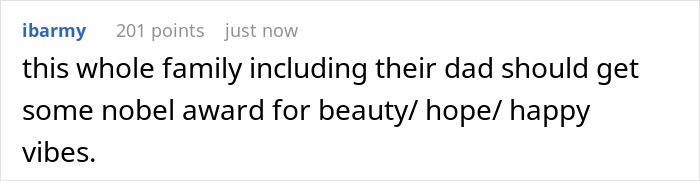 Fans notice unique detail in Alexander Skarsg&aring;rd's perfect man look, blending classic style with standout features.