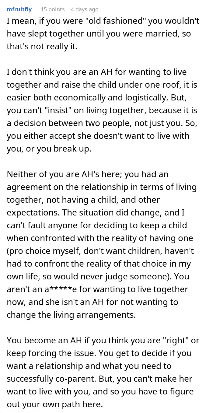 Comment discussing challenges with pregnant girlfriend refusing to move together and navigating co-parenting decisions.