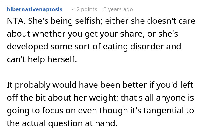Reddit comment discussing a man snapping at his girlfriend after she eats all the leftovers and her weight gain.