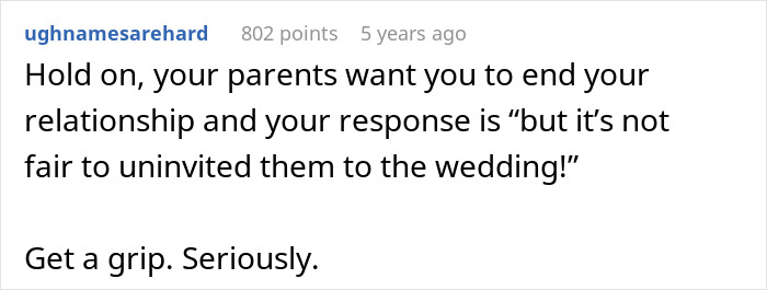 Text post discussing a bride&rsquo;s family wanting to call off the wedding after fianc&eacute; threatens legal action involving her brother.