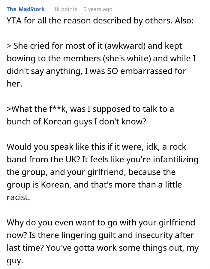 Screenshot of a Reddit comment discussing a guy mocking his girlfriend for fangirling over a K-Pop band and the resulting reaction.