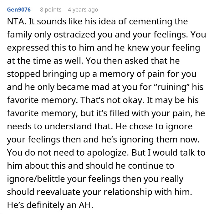Text excerpt from an online forum discussing a selfish dad demanding apology from daughter after ruining her Christmas memory.