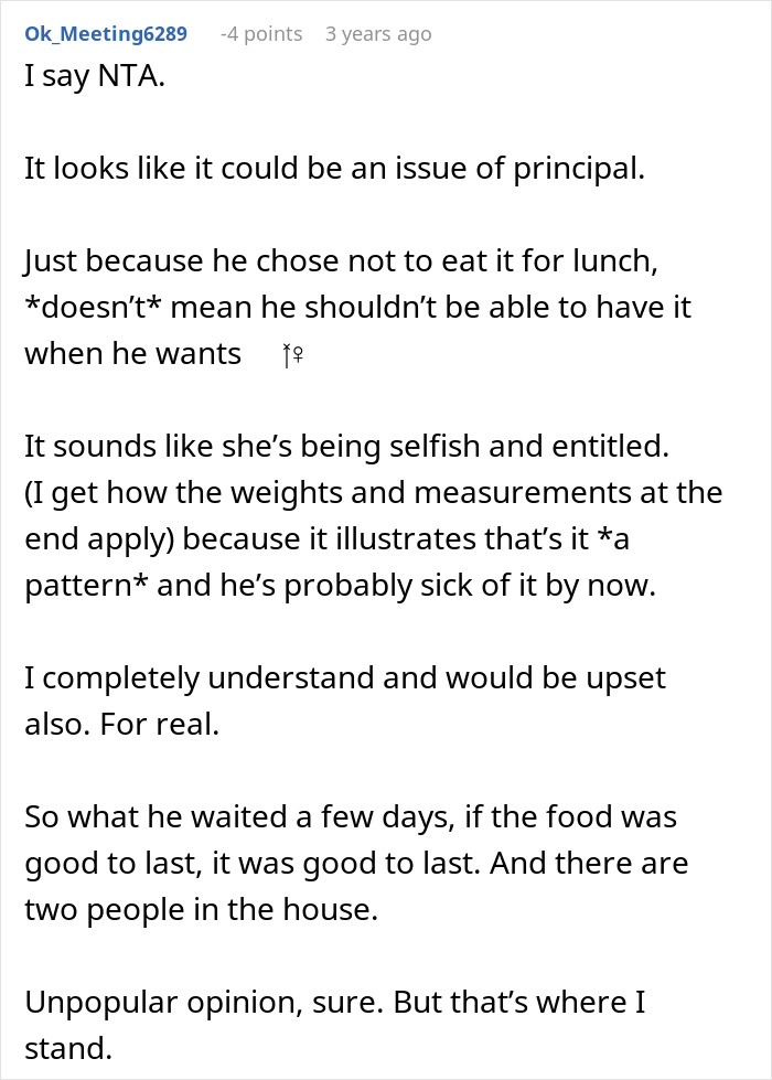 Screenshot of a Reddit comment discussing a man snapping at his girlfriend after she eats all the leftovers.