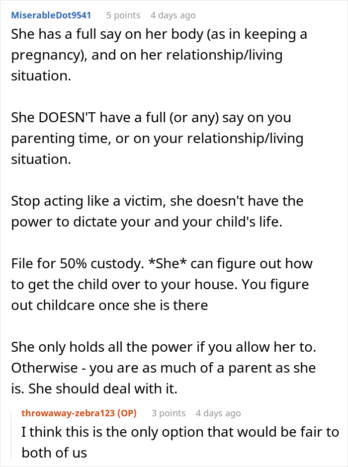 Screenshot of a discussion about a pregnant girlfriend refusing to move together and custody arrangements.