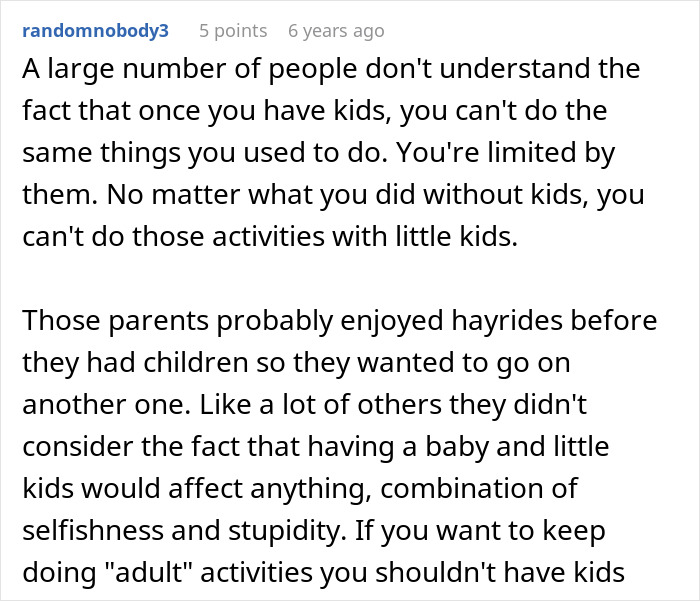 Text post discussing entitled parents on haunted hayrides, ignoring their scared kids and passing responsibility to strangers.