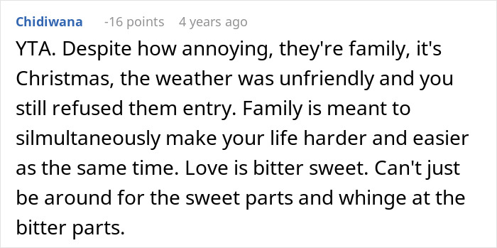 Text comment on a forum discussing family conflicts during Christmas and refusing entry despite unfriendly weather.