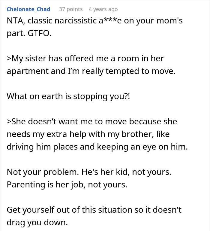 Reddit comment discussing a mom causing strained relationships by refusing to celebrate kids’ birthdays during holidays. Reddit comment discussing a mom causing strained relationships by refusing to celebrate kids’ birthdays during holidays.