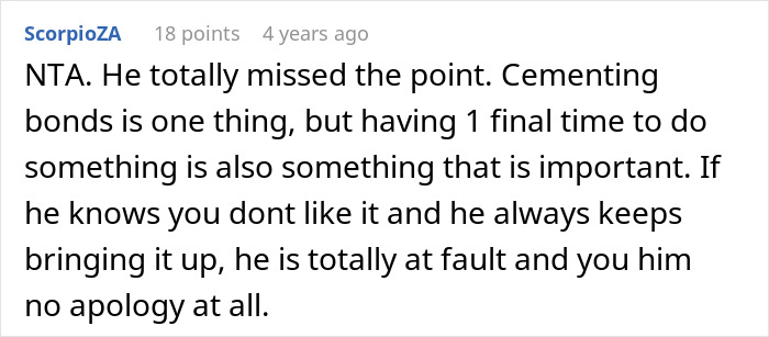 Screenshot of a Reddit comment discussing a selfish dad who demands an apology after ruining his daughter's Christmas memory.