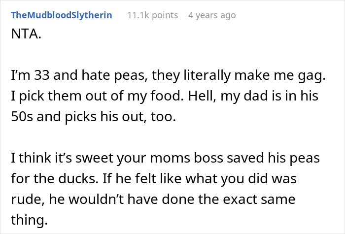 Comment explaining man picking peas out of food during dinner with mom’s boss, discussing social etiquette and manners. Comment explaining man picking peas out of food during dinner with mom’s boss, discussing social etiquette and manners.