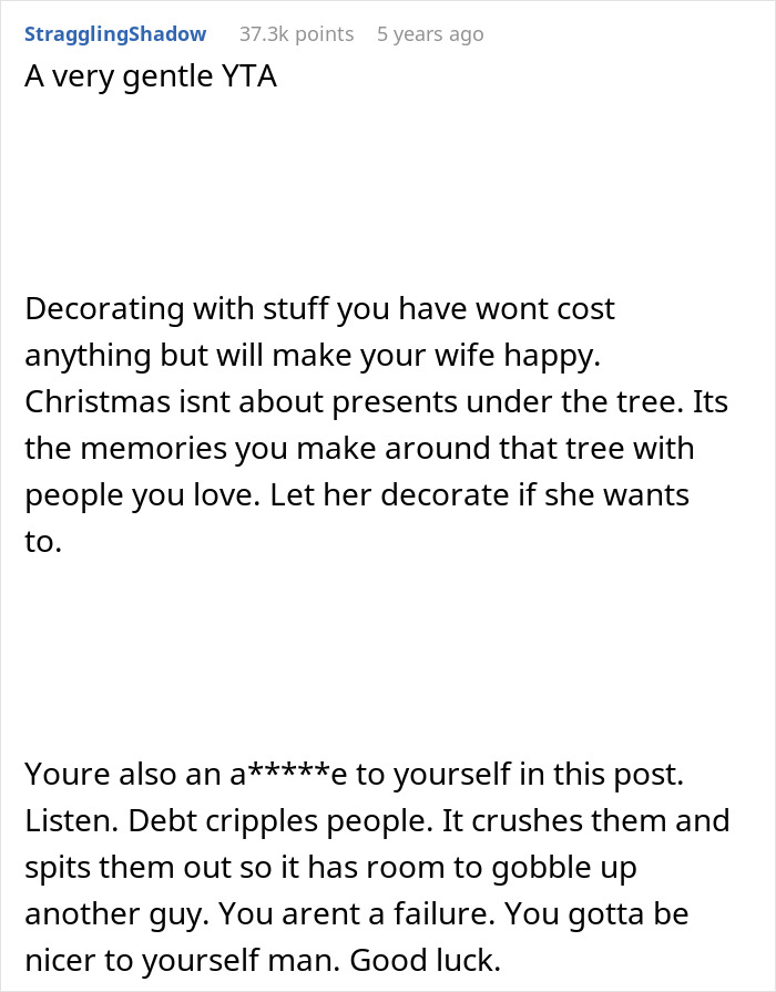 Commenter advises father considering canceling Christmas due to finances, emphasizing memories over presents and self-kindness.