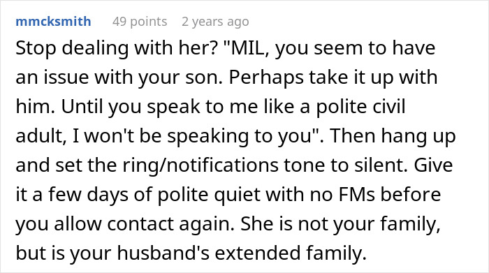 Text message conversation discussing a woman dealing with her mother-in-law while trying to celebrate Thanksgiving with her kid.