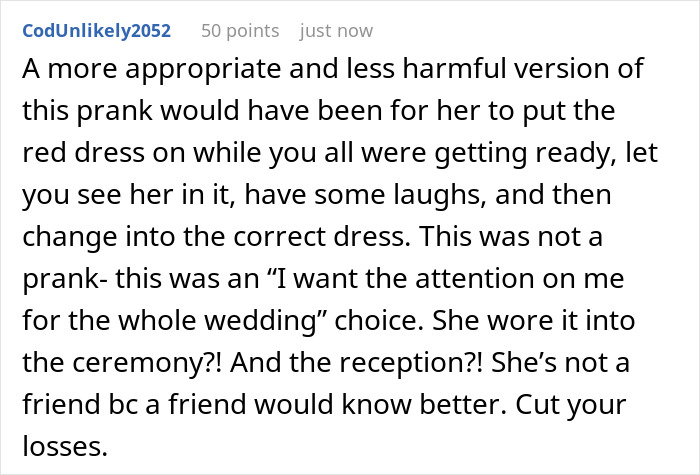 Guest reacts as bridesmaid breaks dress code wearing bold red dress at all-black wedding ceremony and reception.