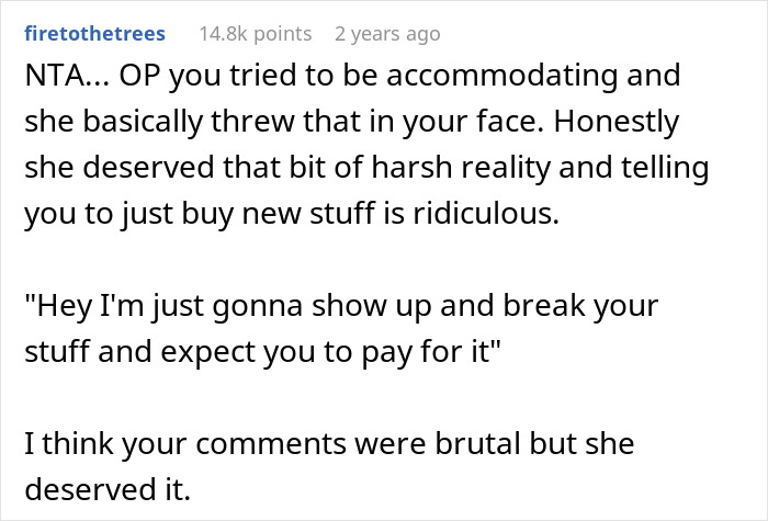 Reddit user discusses an obese lady&rsquo;s livid reaction after sister bought a $100 separate chair for her.