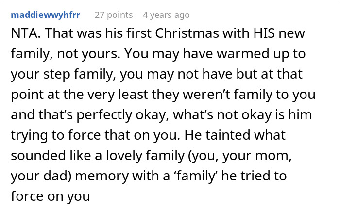 Text post discussing a selfish dad demanding apology from daughter after ruining her Christmas memory.