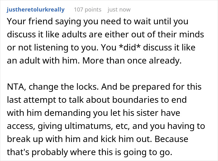Text post discussing a guy secretly giving his sister a key to his girlfriend&rsquo;s house causing anger and boundary issues.