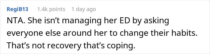 Text comment on a white background, discussing managing eating disorder triggers related to strict diets and health nut roommates.