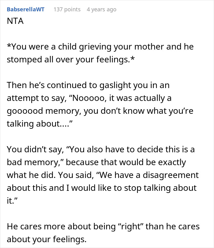 Reddit comment discussing selfish dad demanding apology from daughter after ruining her Christmas memory with gaslighting and emotional pain.