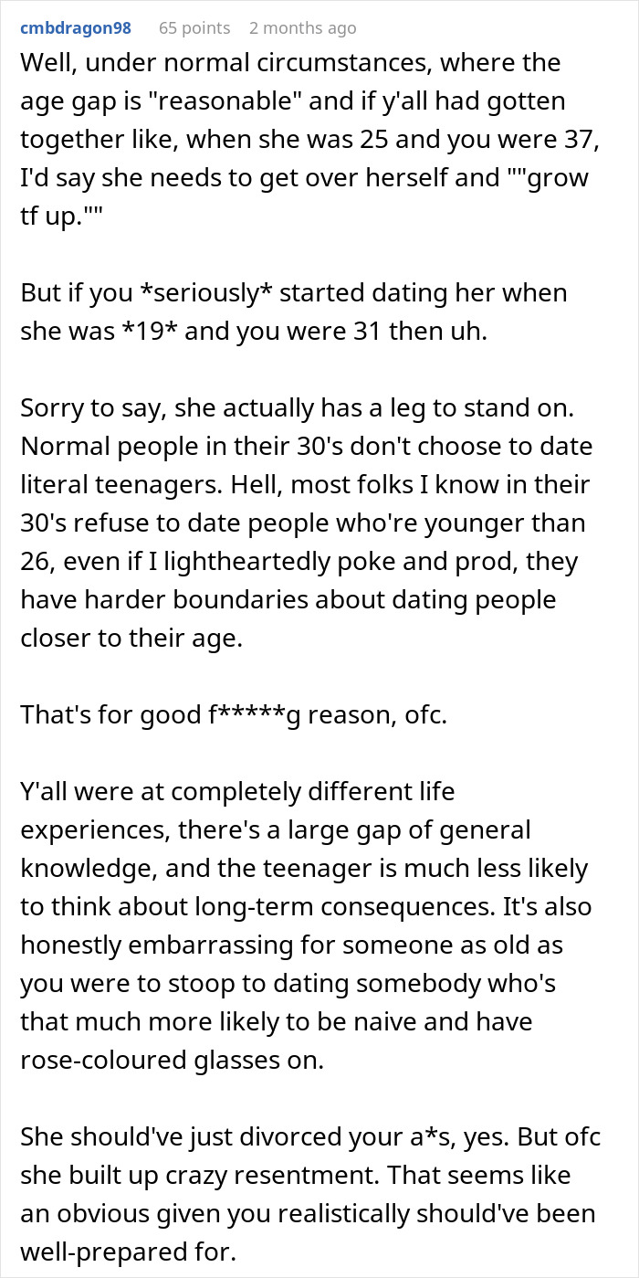 Screenshot of a Reddit comment discussing age gap and dating boundaries in relationships with intimacy refusal.