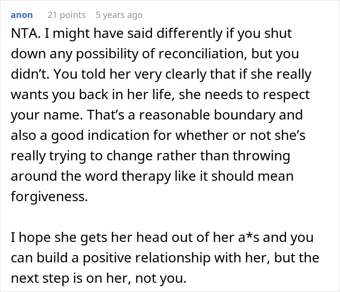 Screenshot of an online forum comment discussing mom-daughter conflict over name change and setting boundaries in their relationship. Screenshot of an online forum comment discussing mom-daughter conflict over name change and setting boundaries in their relationship.