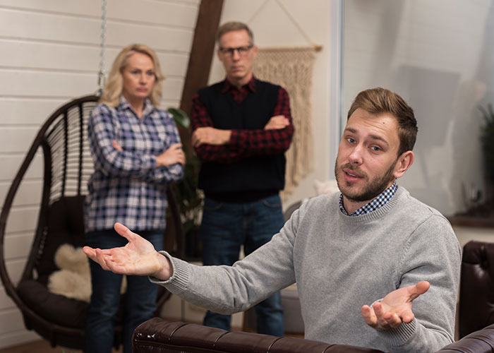 Pregnant Daughter Decides To Put Dad&rsquo;s Cat In A Shelter Because Of Her Baby&rsquo;s Safety, Gets Kicked Out