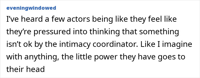 Screenshot of a forum post discussing Florence Pugh&rsquo;s experience with steamy scenes and intimacy coordination pressure on set.