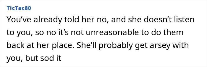 Comment from user TicTac80 advising to refuse gifts and return broken items despite conflict with the friend about being green.