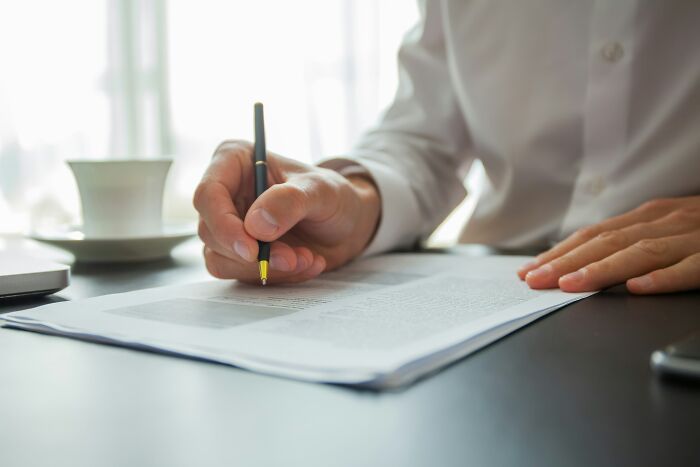 “Not Technically A Crime”: 43 Alleged Legal Loopholes And Odd Laws That Might Surprise You