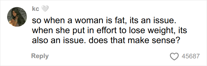 Alt text: Comment discussing woman's trick to hide loose skin on her belly after massive weight loss and public reaction.