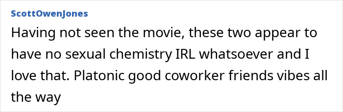 Comment text on social media discussing Jennifer Lawrence and Robert Pattinson's intimate photos and their vibes.