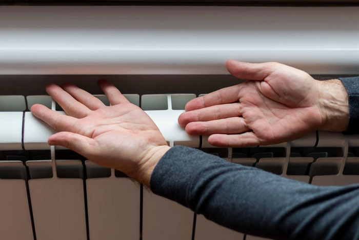 MIL Complains Couple's House Is Too Cold For Newborn, Stubborn DIL Gets Reality Check From Netizens 