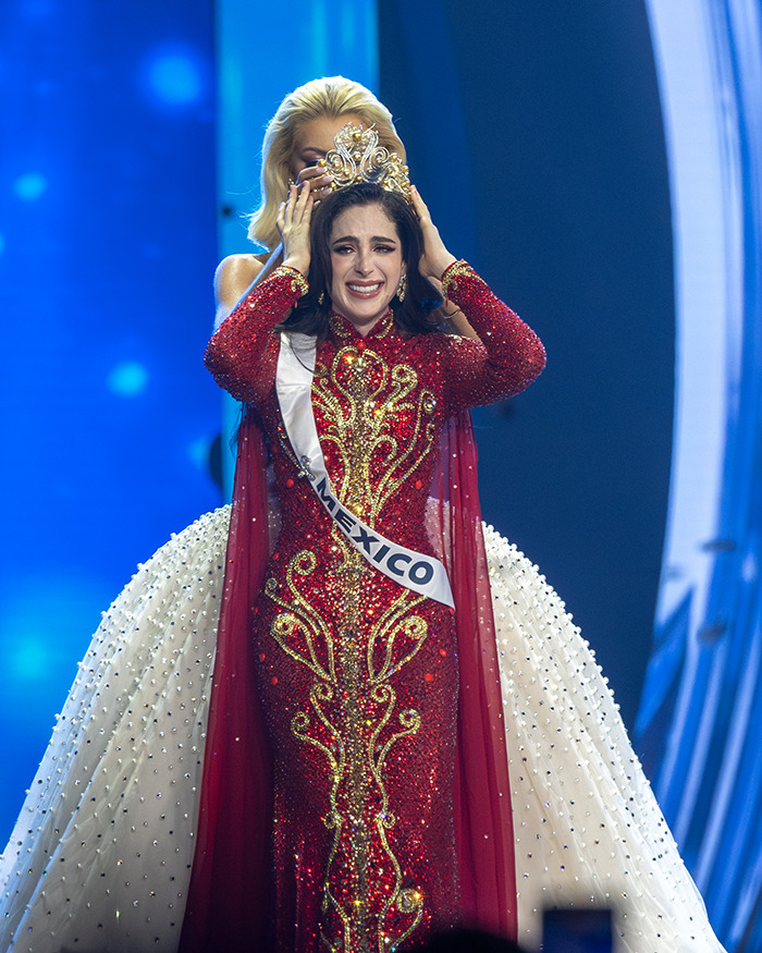 Miss Universe 2025 winner from Mexico crowned on stage, facing backlash and leaned on the victim narrative after her victory and speech