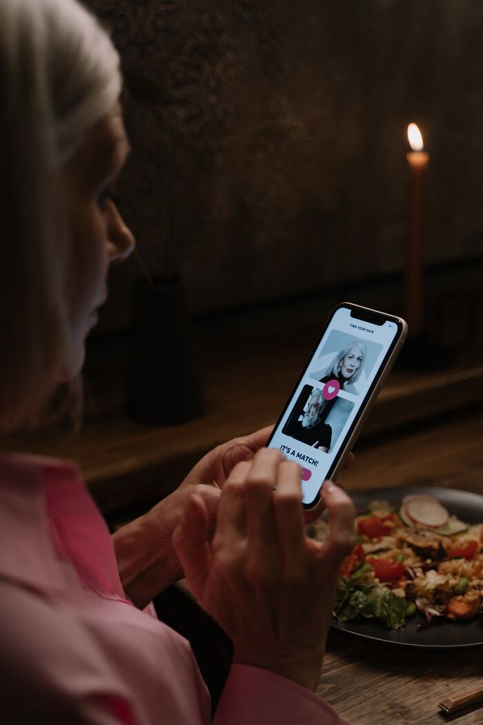 Online Dating Is Not Easy, And People Shared 50 Things To Do Or Avoid Doing