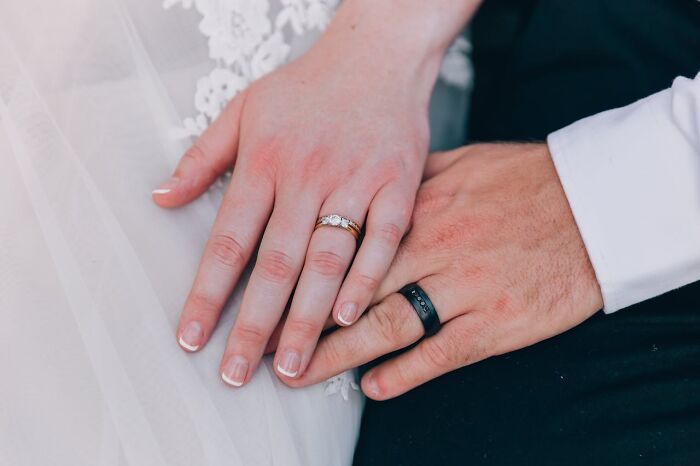 Online Dating Is Not Easy, And People Shared 50 Things To Do Or Avoid Doing