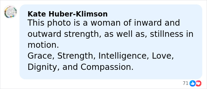 Michelle Obama with ultra-long hair in a casual look, attracting attention and breaking internet trends. Michelle Obama with ultra-long hair in a casual look, attracting attention and breaking internet trends.
