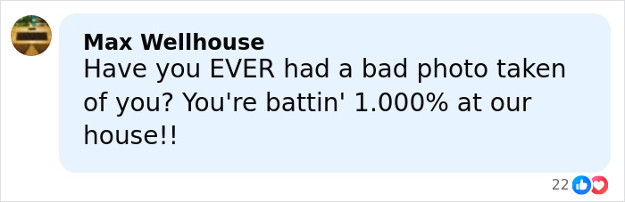 Michelle Obama with ultra-long hair in a casual look, sparking viral attention and social media buzz. Michelle Obama with ultra-long hair in a casual look, sparking viral attention and social media buzz.