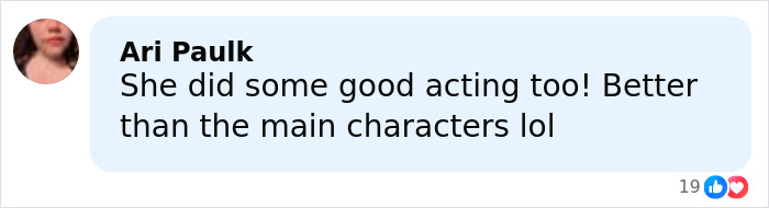 Comment from Ari Paulk praising acting, shown in a social media style chat bubble about Jessica Simpson's botched plastic surgery.