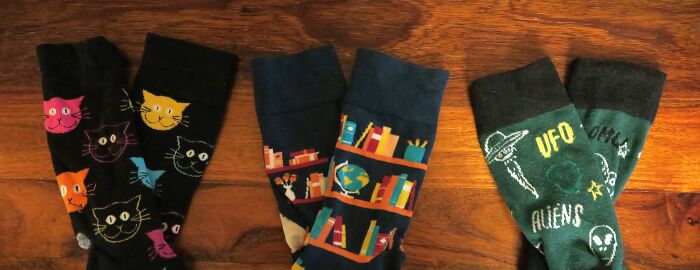 Cats, Books, And Ufos